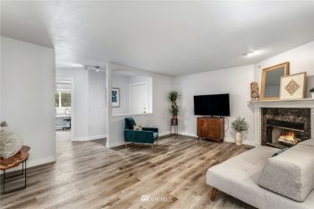 18501 SE Newport Way #J140, Issaquah, WA 98027