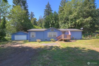 7140 NE Geneva Street , Suquamish, WA 98392