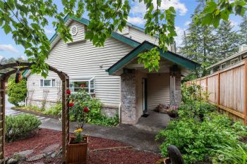 19523 Aurora Avenue N #14, Shoreline, WA 98133