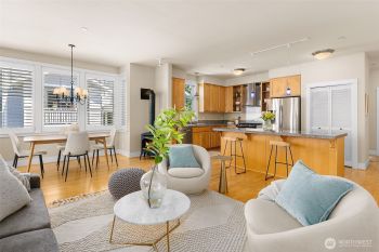 120 Hall Brothers Loop NW #201, Bainbridge Island, WA 98110