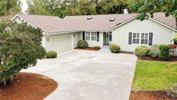 138 Hurricane Ridge Drive , Sequim, WA 98382