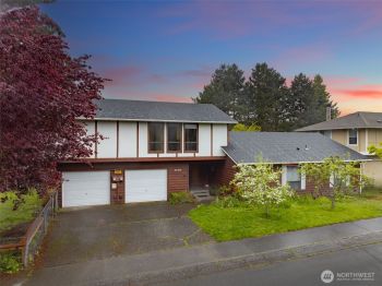 17305 Stone Court N, Shoreline, WA 98133
