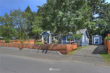 6752 NE Center Street , Suquamish, WA 98392