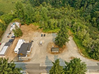 24318 Roberts Drive , Black Diamond, WA 98010-9205