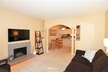 5818 200th Street SW #D, Lynnwood, WA 98036
