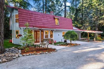 257 S Sunset Drive , Camano Island, WA 98282