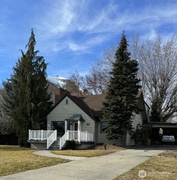 30 N Western Avenue , Wenatchee, WA 98801