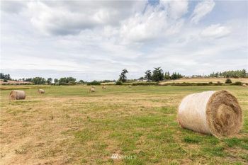 111 Airline Way , Oak Harbor, WA 98277
