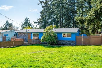 1081 SW Heller Street , Oak Harbor, WA 98277