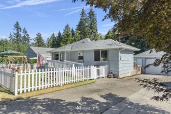 4109 NW Kennedy Drive , Bremerton, WA 98312