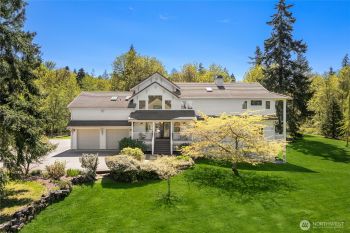 10117 NE Kitsap Street , Bainbridge Island, WA 98110