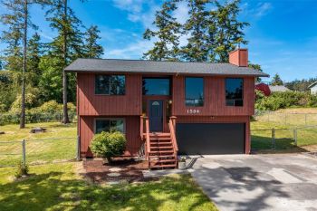 1594 Douglas Street , Oak Harbor, WA 98277