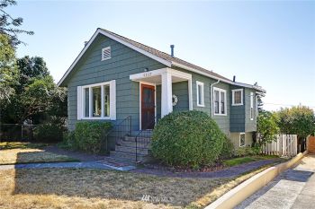 5217 44th Avenue SW, Seattle, WA 98136