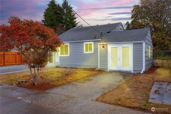 17046 35th Avenue S, SeaTac, WA 98188