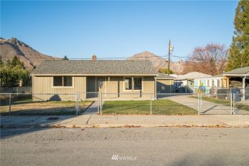 908 S Wilson Street , Wenatchee, WA 98801