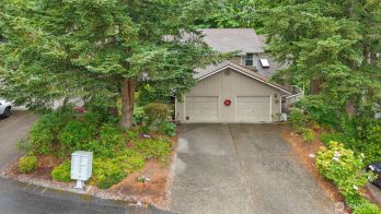 8609 137th Avenue NE, Redmond, WA 98052