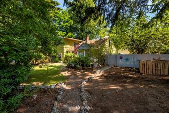 15422 Linden Avenue N, Shoreline, WA 98133