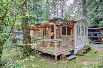 187 1 Fireside Lodge Circle , Deming, WA 98244