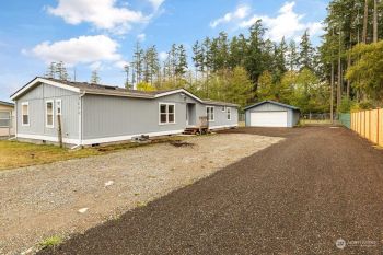 1040 Sidney Street , Oak Harbor, WA 98277