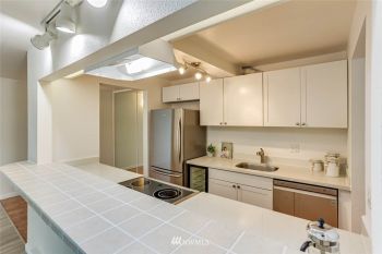 2929 76Th Avenue SE #212, Mercer Island, WA 98040