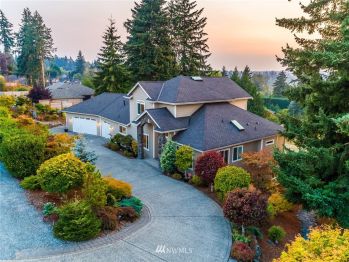 2114 5th Street SE, Puyallup, WA 98372
