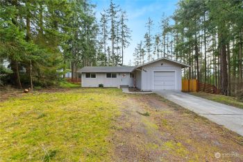 4499 Woodland Circle , Oak Harbor, WA 98277-7953