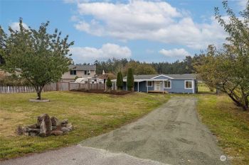 986 Carl Avenue , Oak Harbor, WA 98277