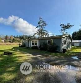 305 W Troxell , Oak Harbor, WA 98277