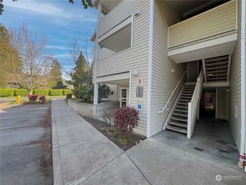 11915 Roseberg Avenue S Unit 101 , Seattle, WA 98168-1224