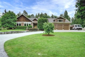 14017 94th Avenue E, Puyallup, WA 98373-5517