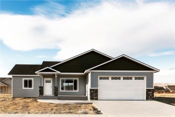 433 SW R Street , Quincy, WA 98848