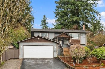 15757 Densmore Avenue N, Shoreline, WA 98133