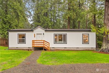 21212 Virginia Avenue NE, Kingston, WA 98346