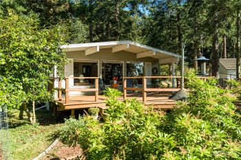 5365 W Skewes Lane W, Freeland, WA 98249