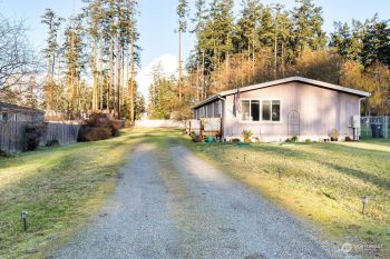 1050 Sidney Street S, Oak Harbor, WA 98277