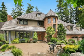 3240 126th Avenue NE, Bellevue, WA 98005