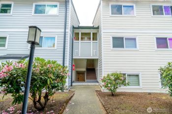 15210 Macadam Road S #E204, Tukwila, WA 98188