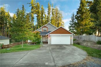 779 Carriage Court Drive W, Eatonville, WA 98328
