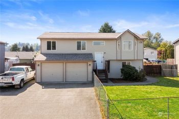 102 4th Avenue SW, Pacific, WA 98047