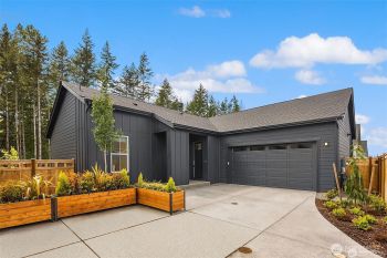 33449 Douglas Avenue SE, Black Diamond, WA 98010