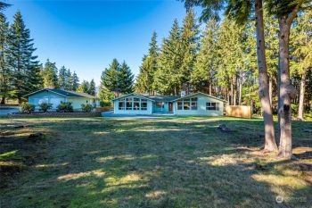 1239 Eagle Ridge Road , Oak Harbor, WA 98277