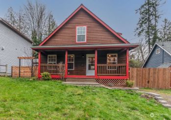 6232 NE Center Street , Suquamish, WA 98392