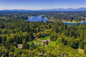 15364 Euclid Avenue NE, Bainbridge Island, WA 98110