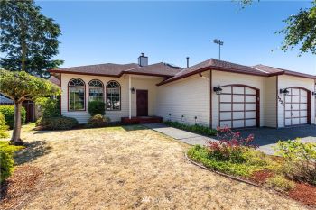 1221 NW 5th Avenue , Oak Harbor, WA 98277