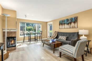 300 N 130th Street #2110, Seattle, WA 98133