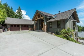 1170 Matterhorn Loop , Camano Island, WA 98282