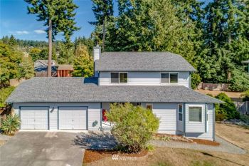 26246 Montera Loop NE, Kingston, WA 98346-9442
