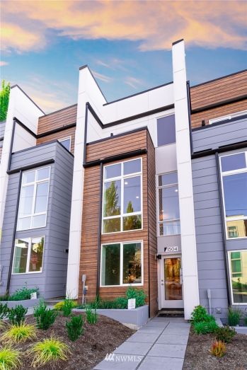 1504 S Walker Street , Seattle, WA 98144-4220