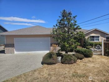 1623 Country Club Drive , Camano Island, WA 98282