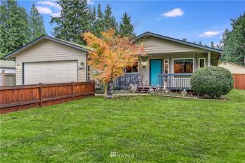 1460 Karen Way , Camano Island, WA 98282-8244